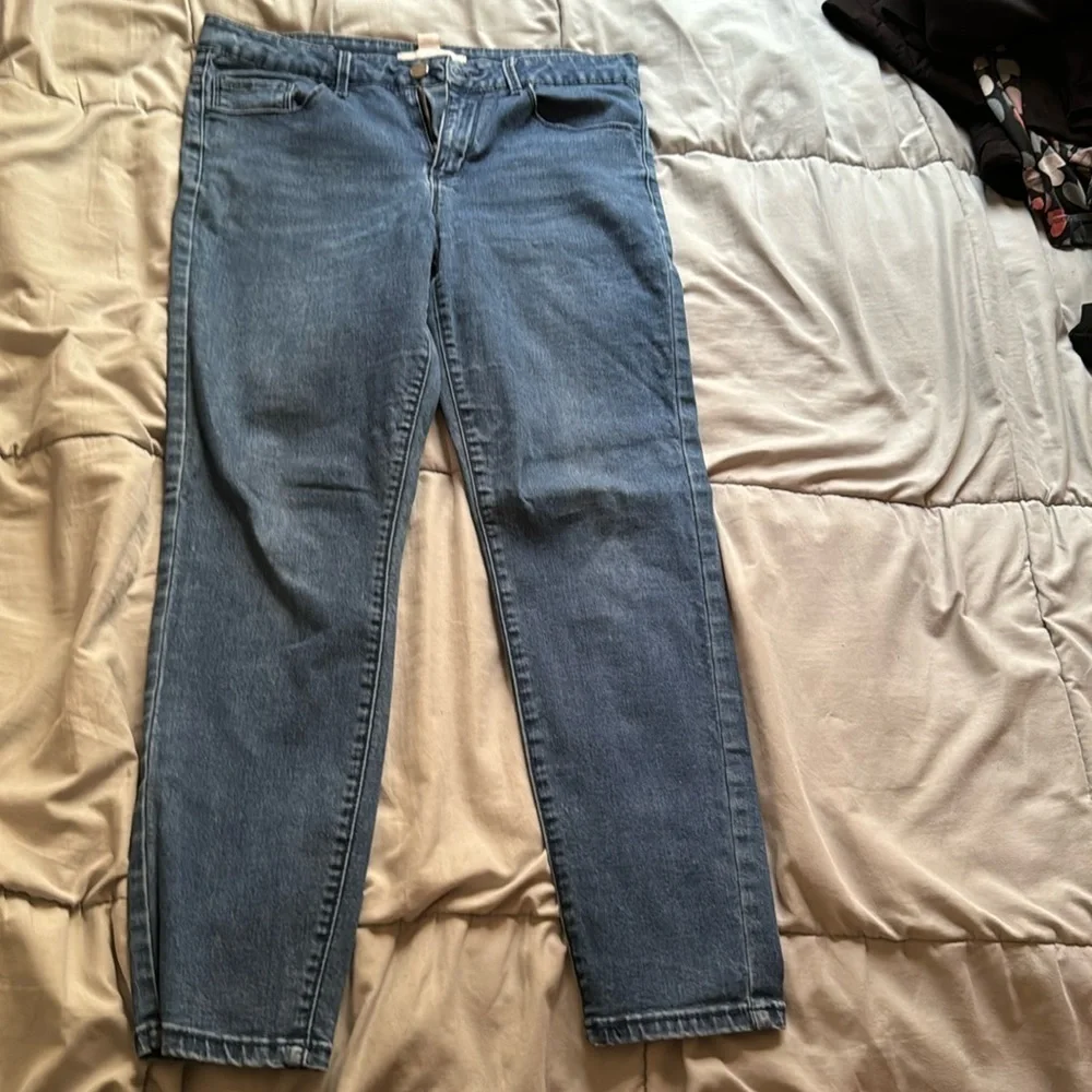 2 forever 21 jeans and 1 almost famous jeans brand ( total of 3 jeans )